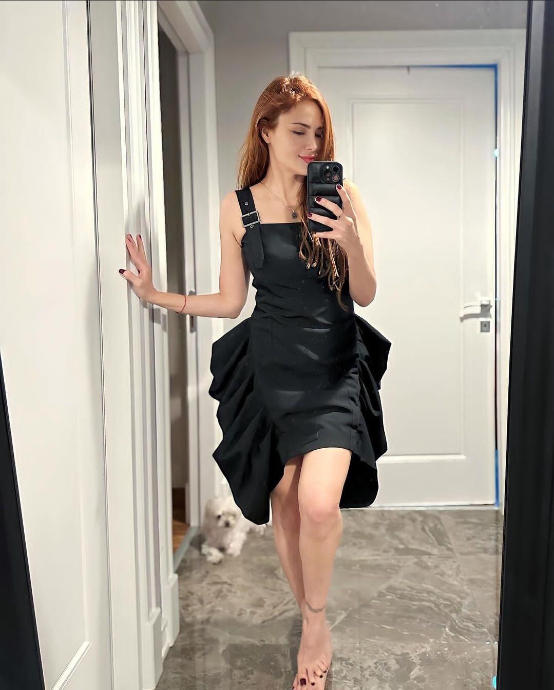 Olivia Luccardi : rceleb_barefoot