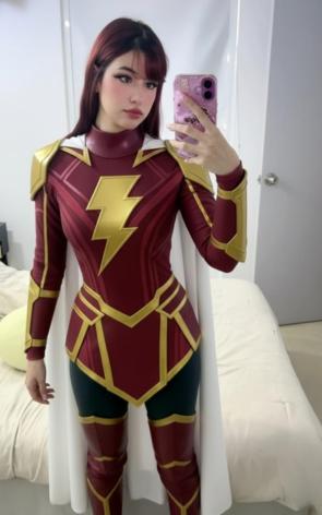 mary marvel cosplay attempt, luna