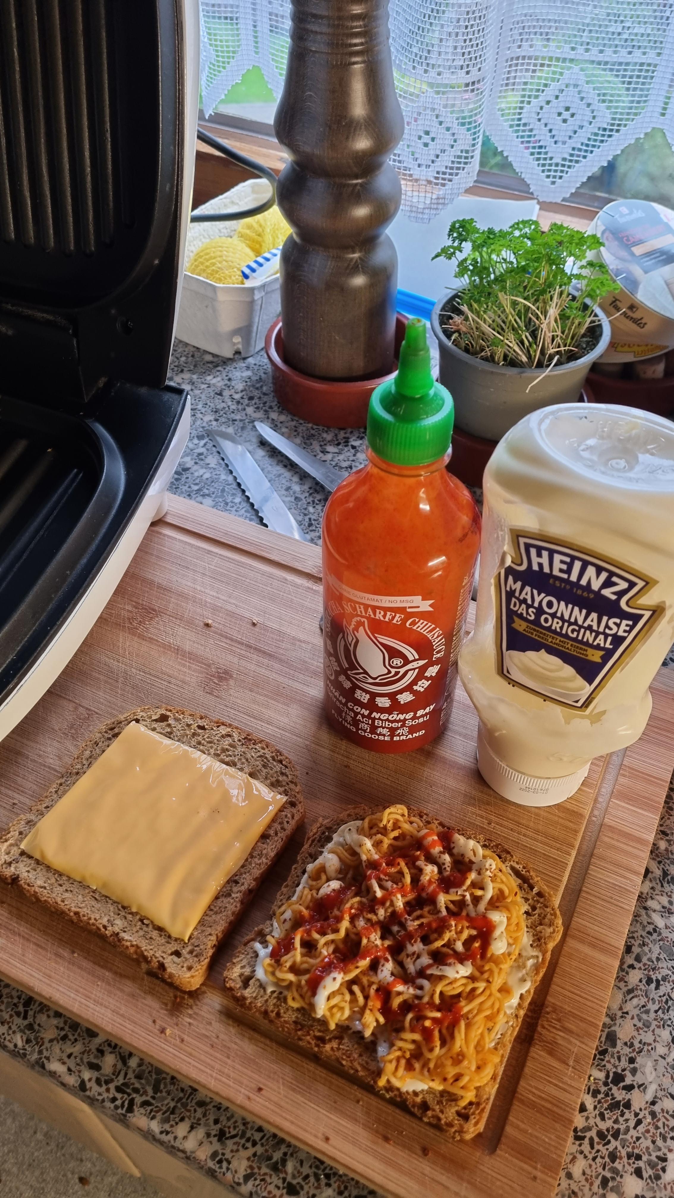 i present to you my ramen sriracha mayo and processed cheese sandwich rshittyfoodporn on sriracha mayo recipe reddit