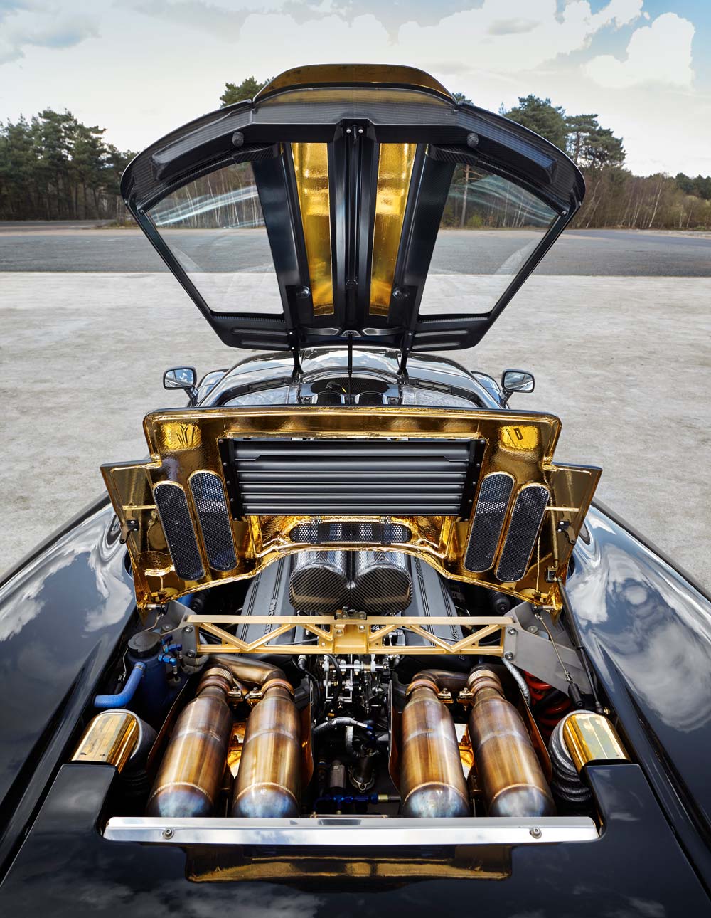 The Mclaren F1 S Engine Bay Is Lined With 16g Of Gold