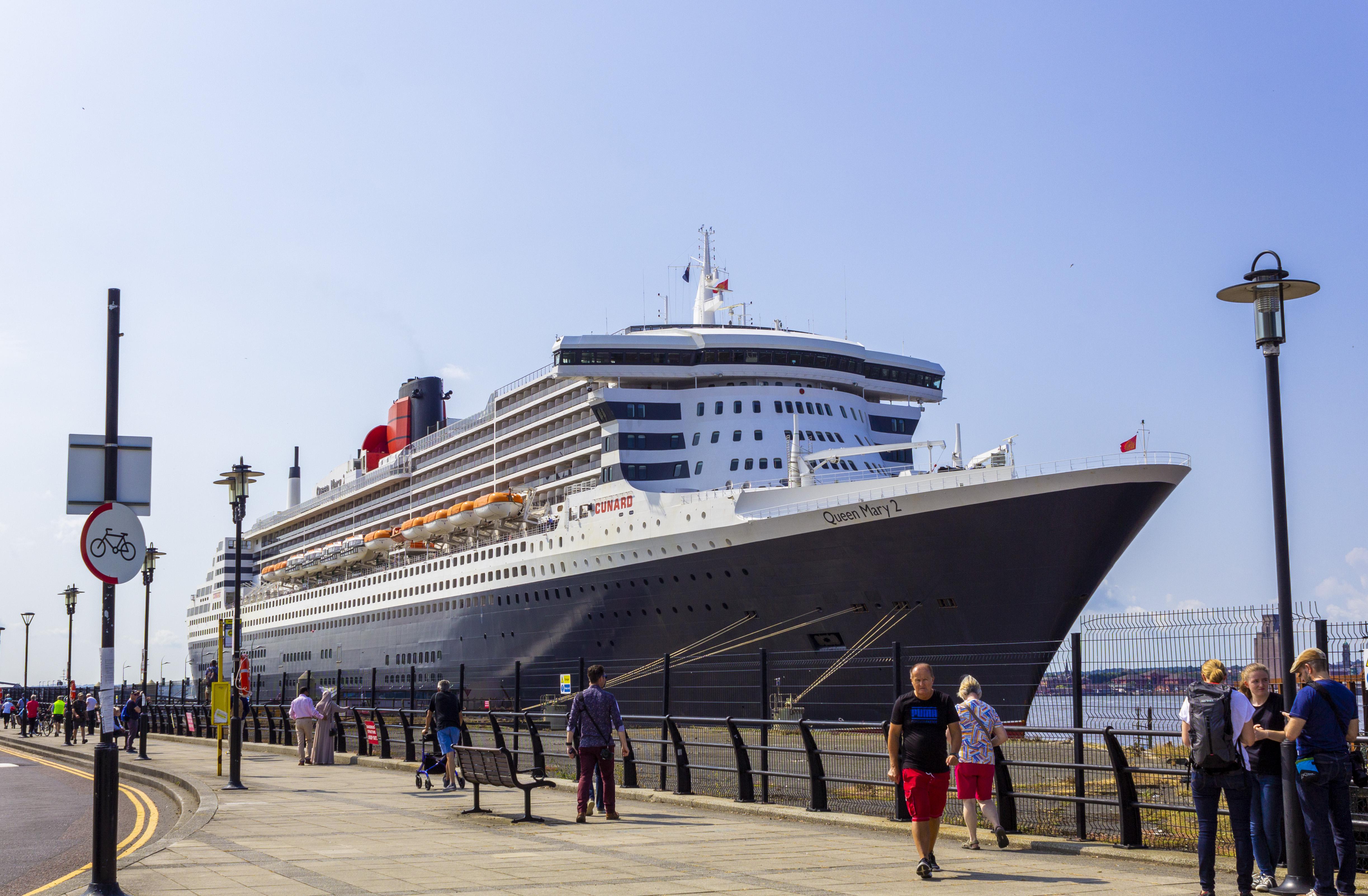 The Largest Ocean Liner Ever Built The Queen Mary 2 Is