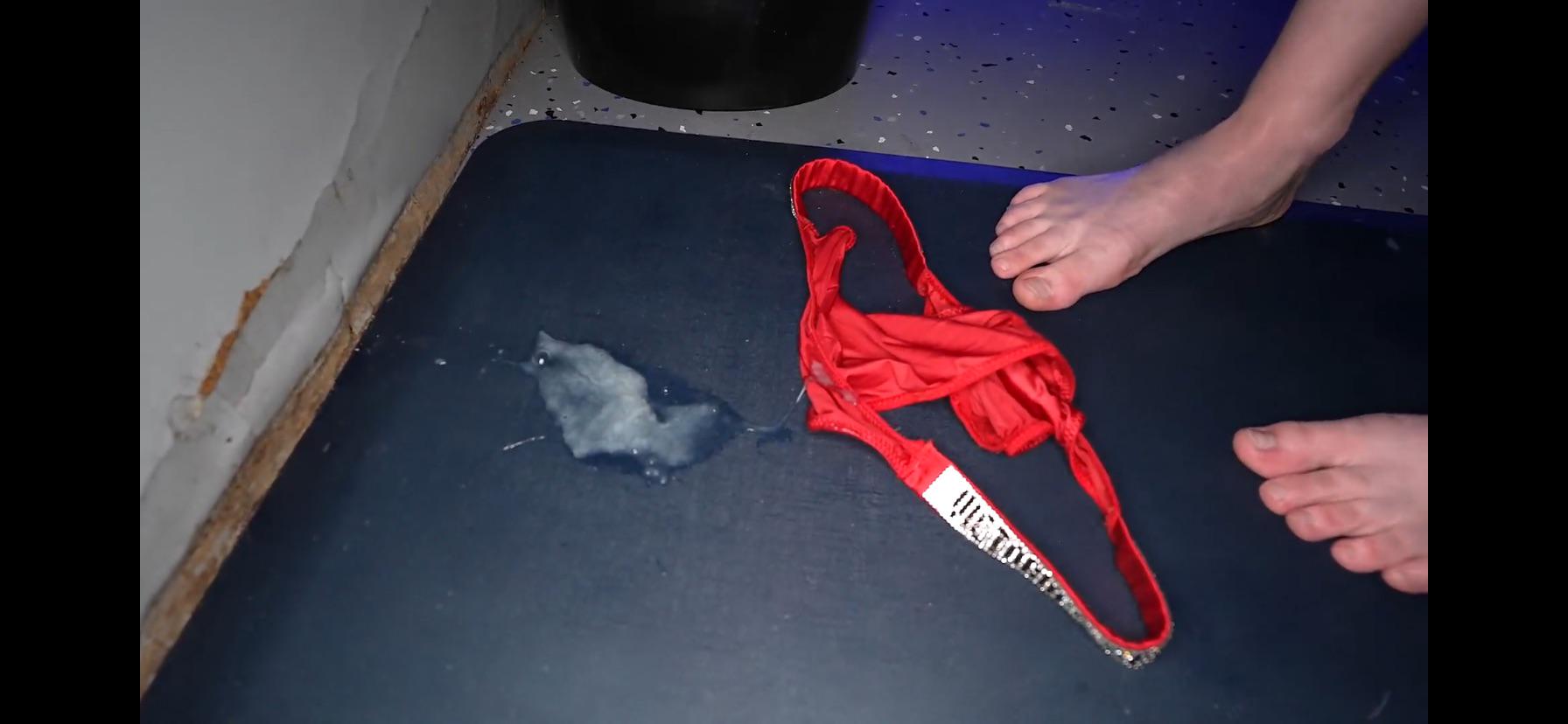 🥵 : rGloryholeSwallowVIP