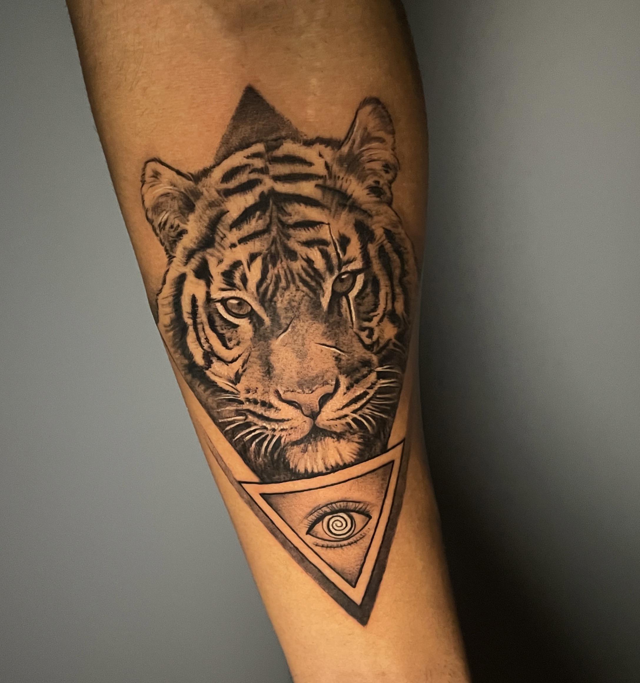 First of many: Hypnotised Eye of the Tiger by Sayantan, Devilz Tattoos, New  Delhi : rtattoos
