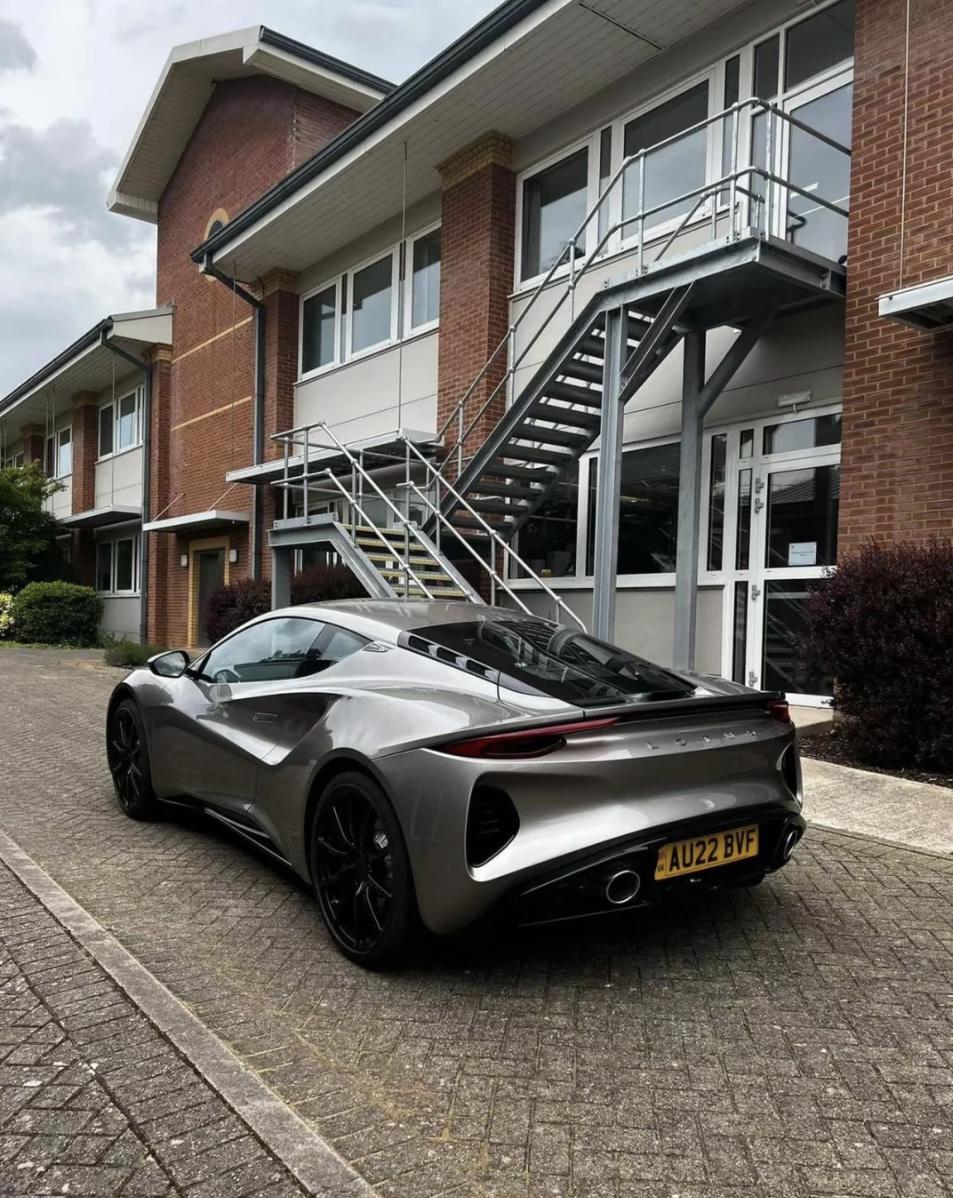 Lotus Emira, spotted for the first time in Nimbus Grey [953×1198