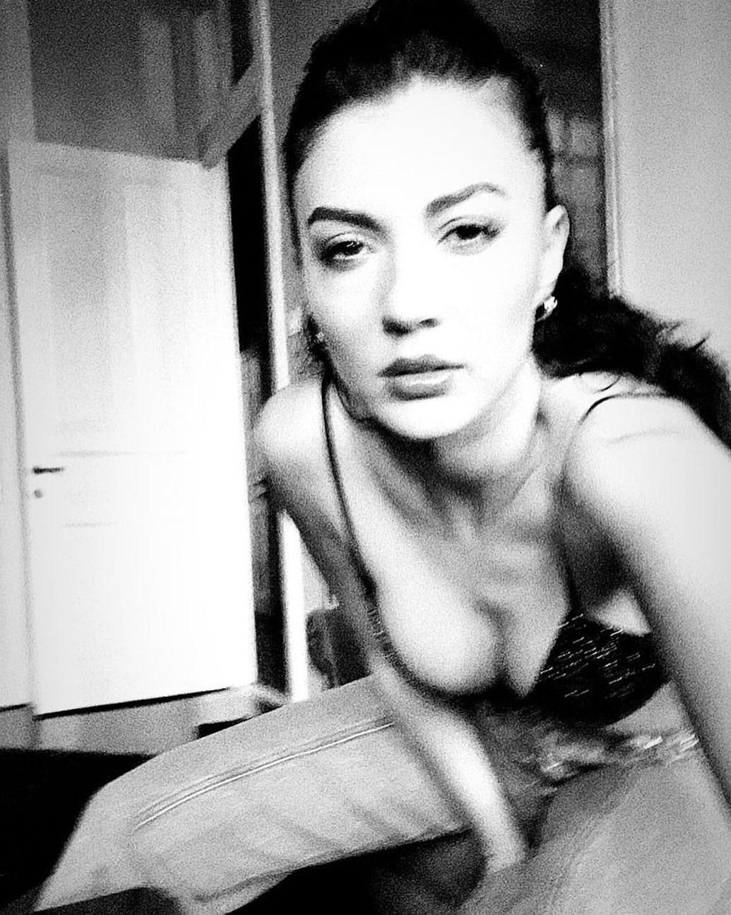 Female Celebs From Turkiye