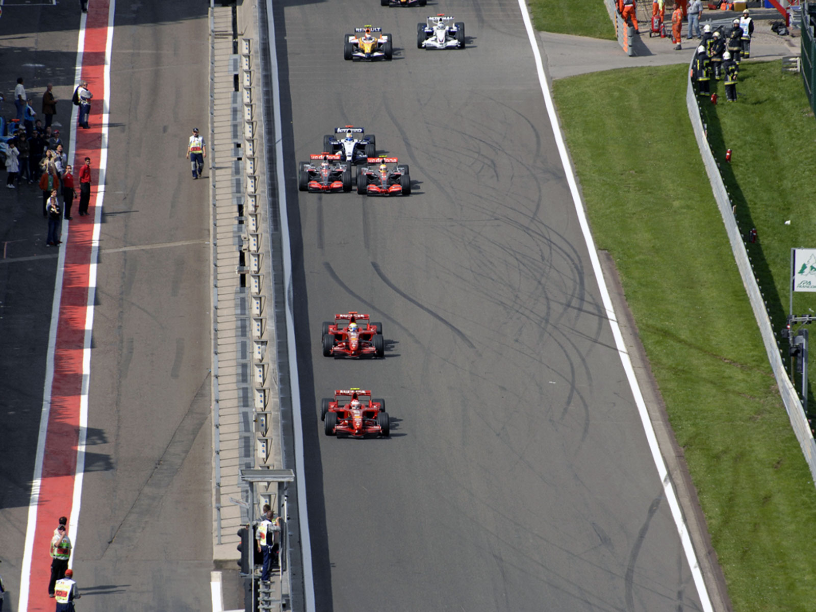 Hamilton And Alonso Side By Side As They Approach Eau Rouge