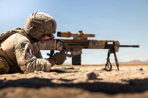 French Marine with 21e RIMa, preparing to fire an FN SCAR H-PR during training at Twentynine Palms, California, 30 July 2026. [6720 x 4480]