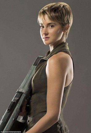 Shailene Woodley in short hair is my favorite look