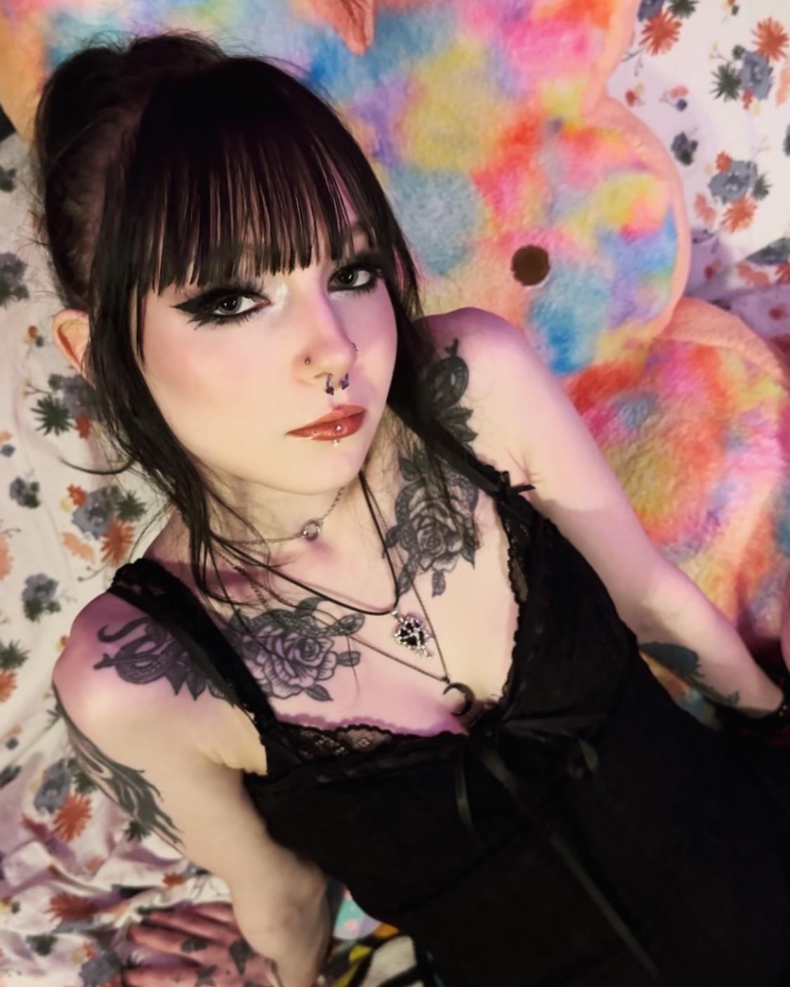 uSinfulthorns on Reddxxx | the NSFW Browser