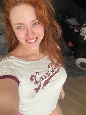 Here some freckles and smile to start your week