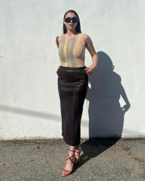 2busty2hide