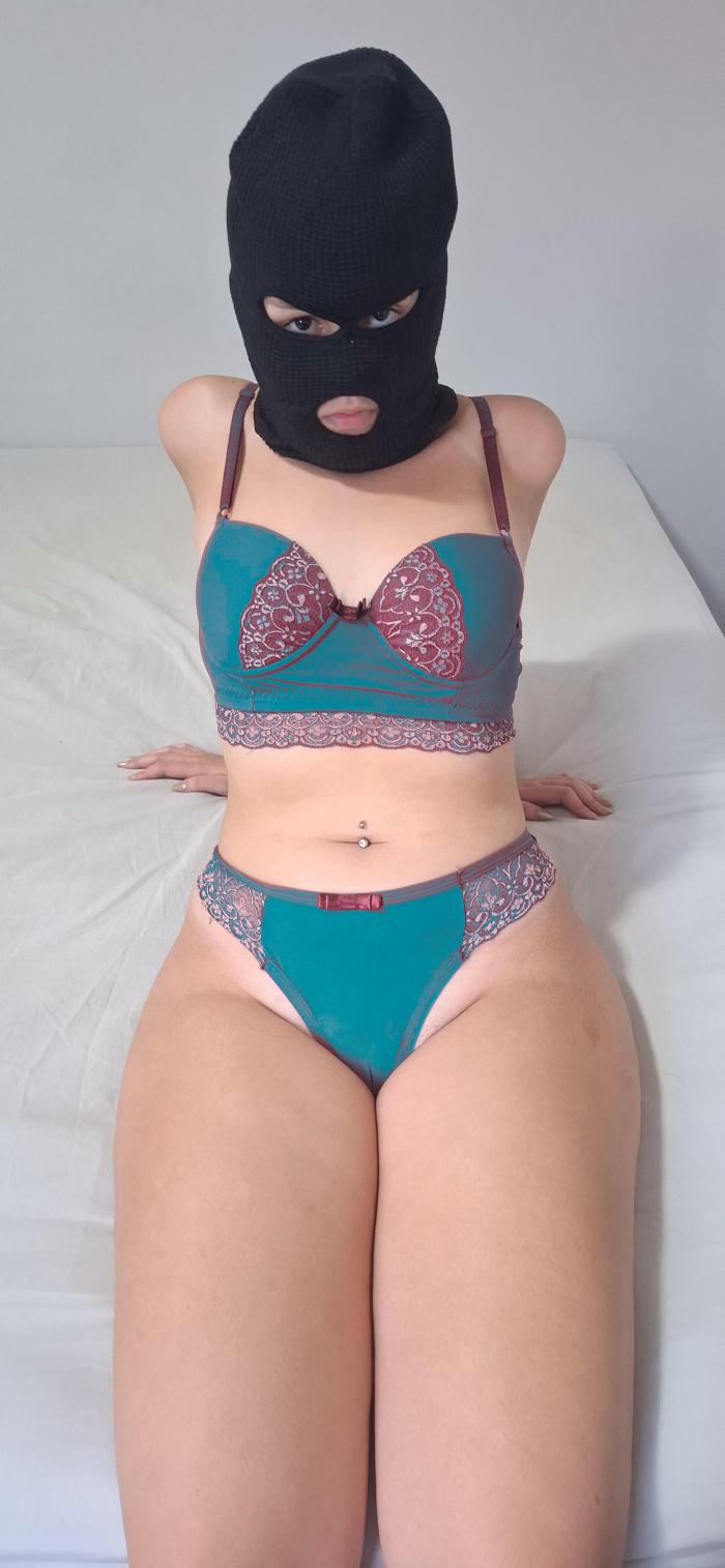 arealmaskedcouple