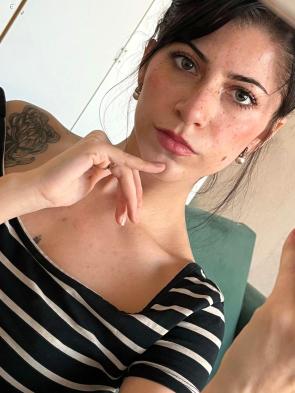 my face that full of freckles.