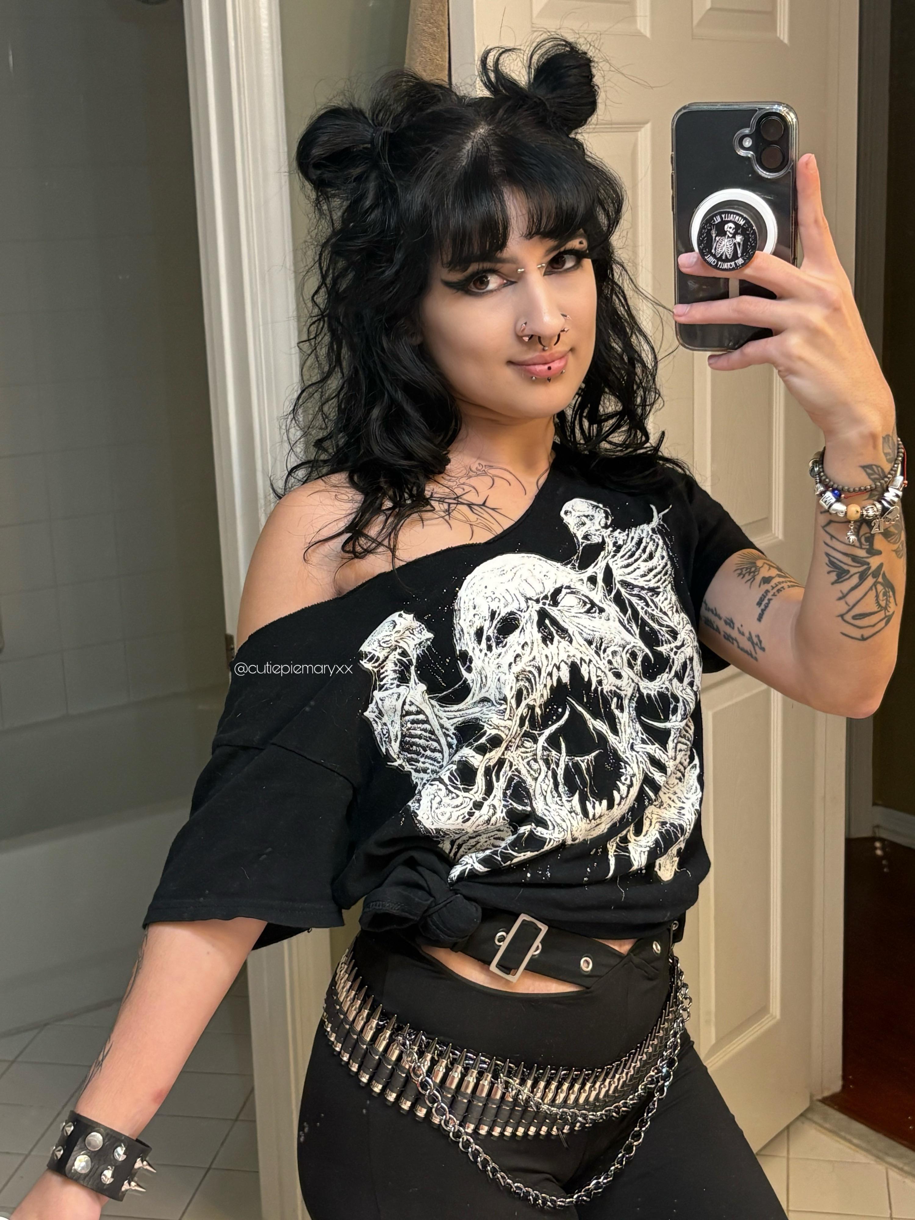 cutie pie 🖤 : rgothgirlfashion