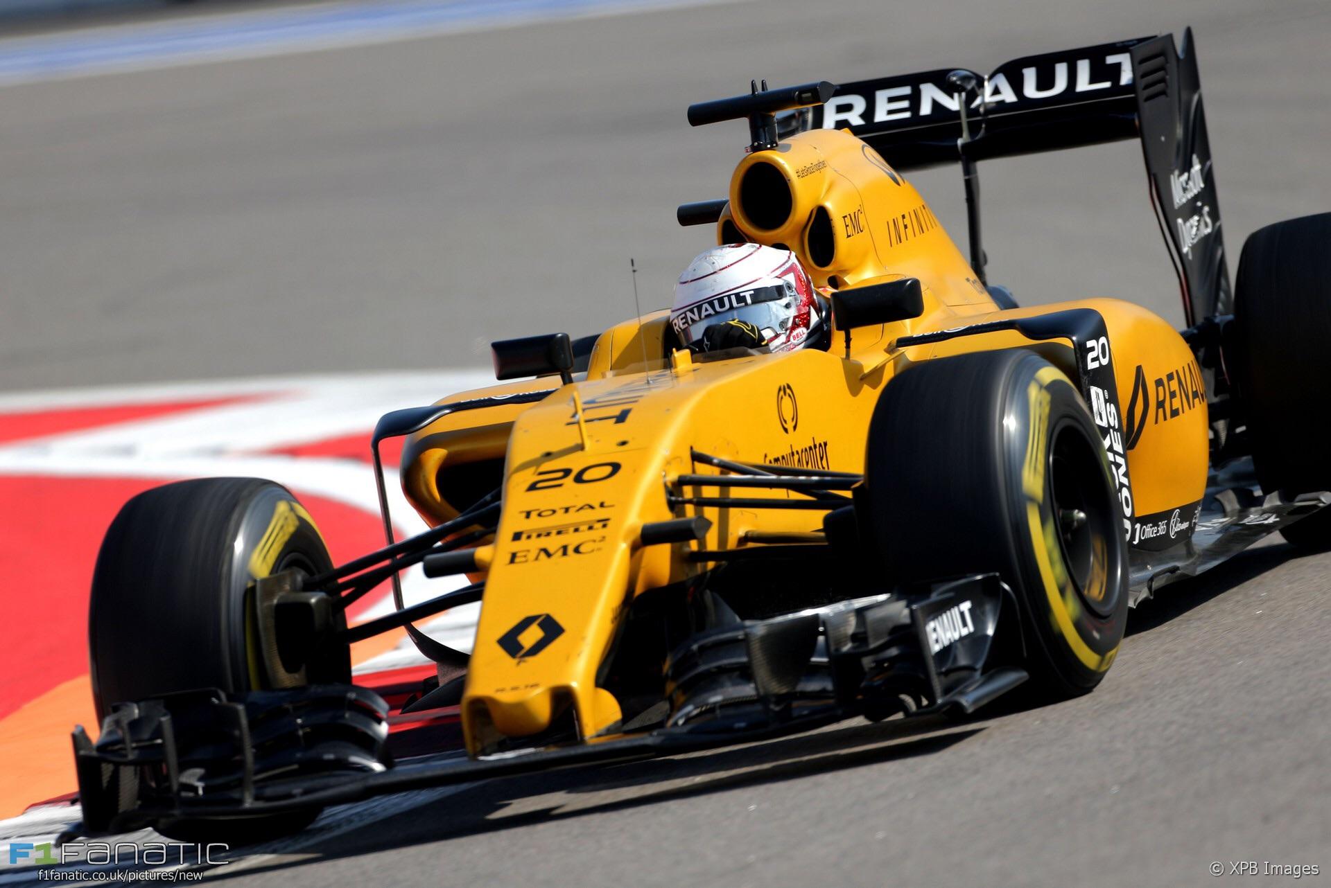 Kevin Magnussen In The Banana Car Renault R S 16 Formula1