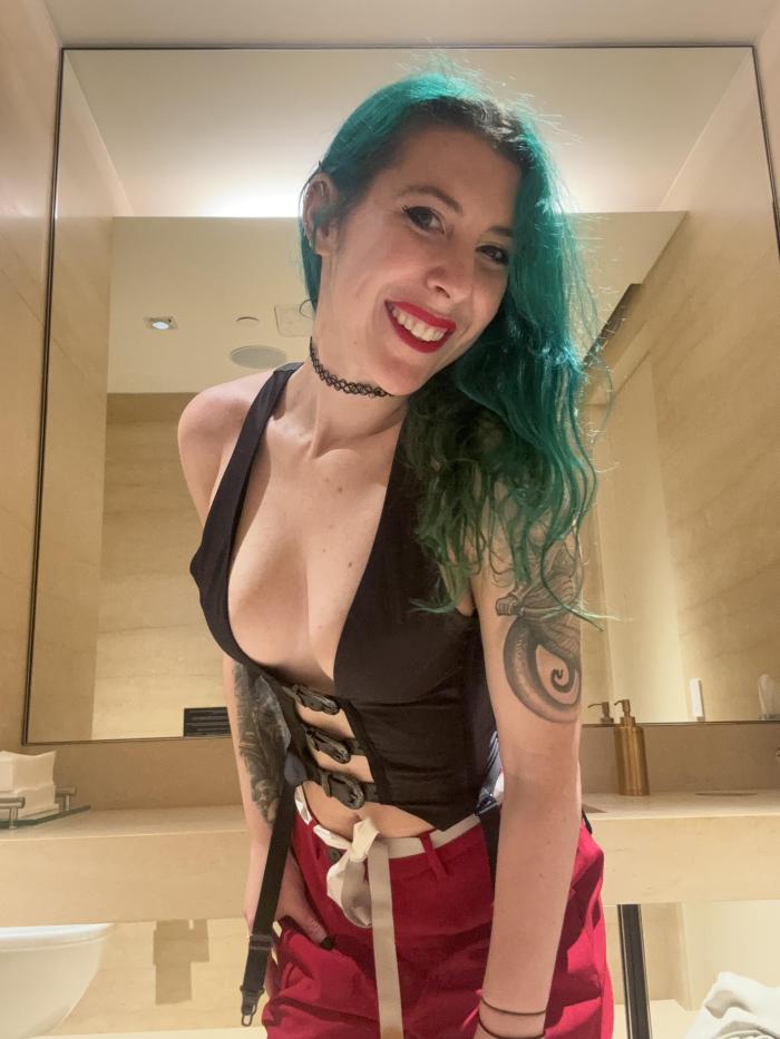 sirenskiss3