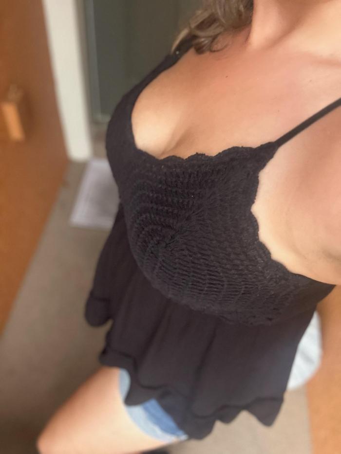 Groomed_Hotwife143