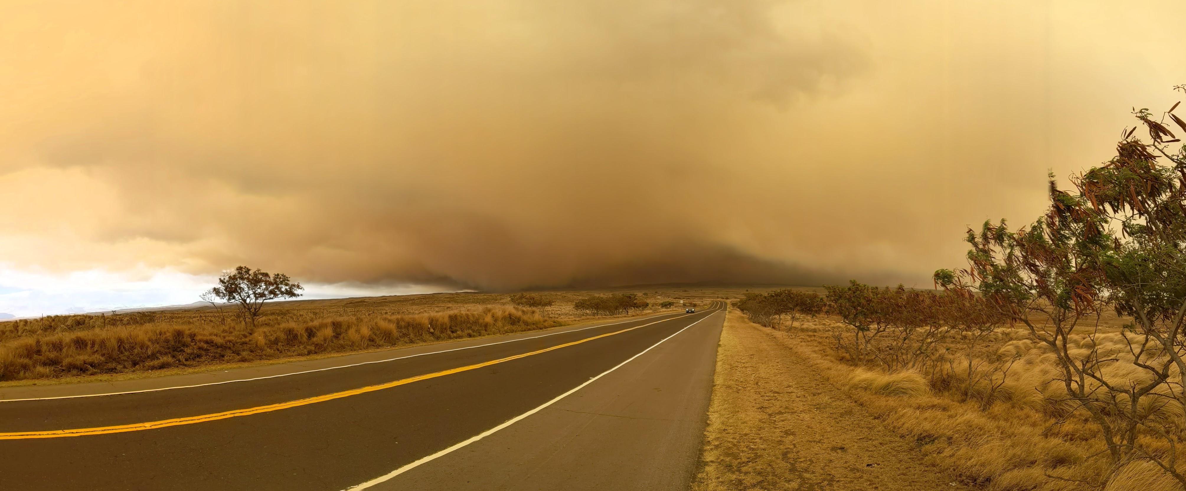 From april through october, when it is noon in hawaii, it is 6pm in new york city and 3pm in los angeles. Fire Above Waikoloa Big Island As Of 15 Minutes Ago R Hawaii