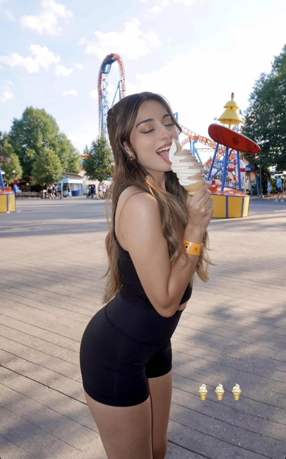 Youre at a theme park with your older sister, her boyfriend and her best  friend Lea Martinez. Your sister and her boyfriend have gone off to spend  some time together alone, leaving