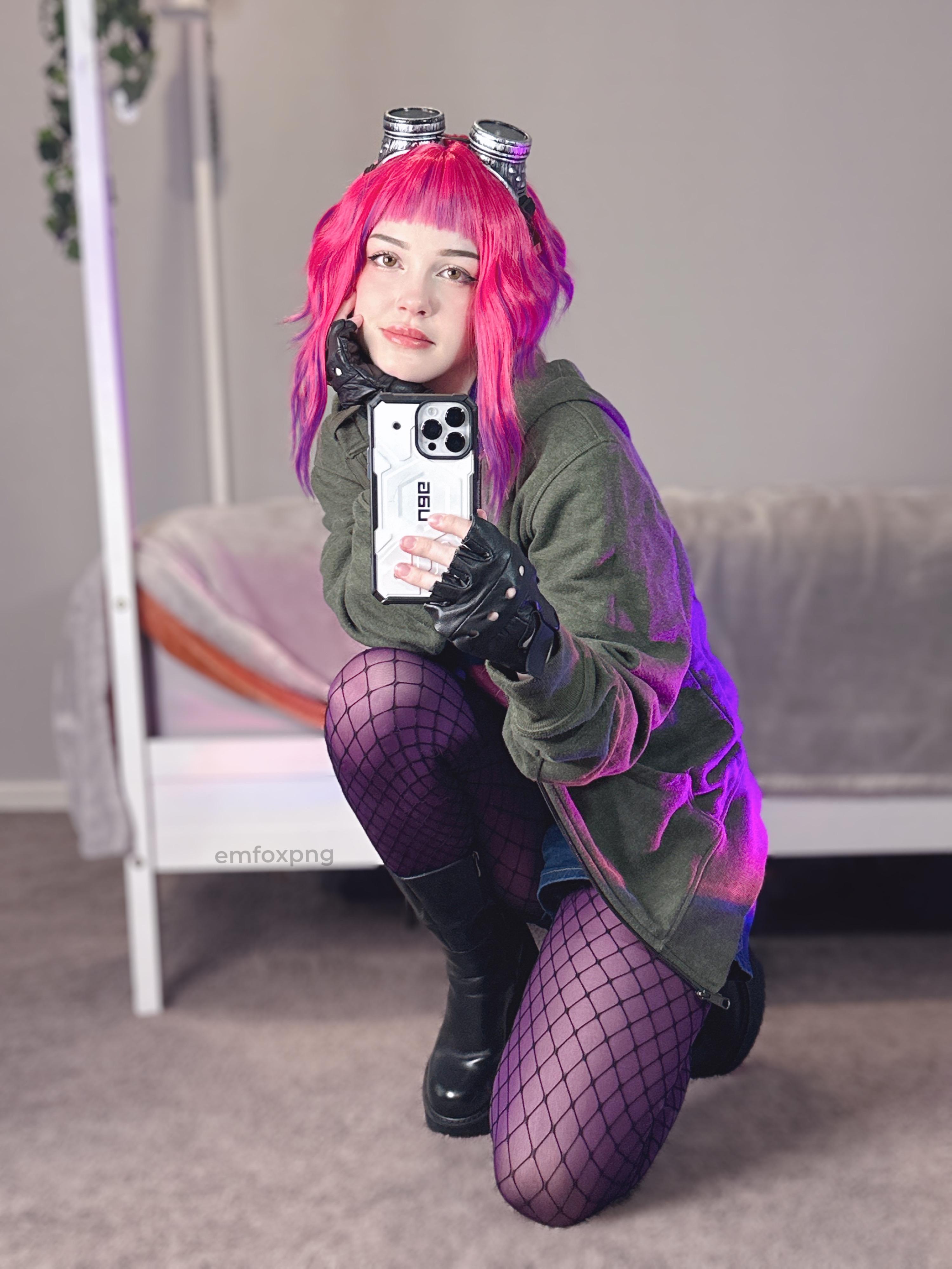 Emfoxpng as Ramona Flowers from Scott Pilgrim : rCosplay_Queens