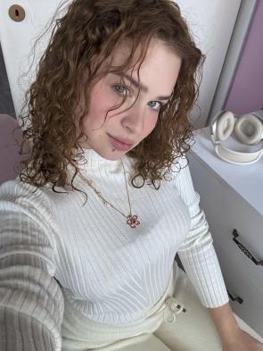 Wild curls give me lion vibes? 🦁