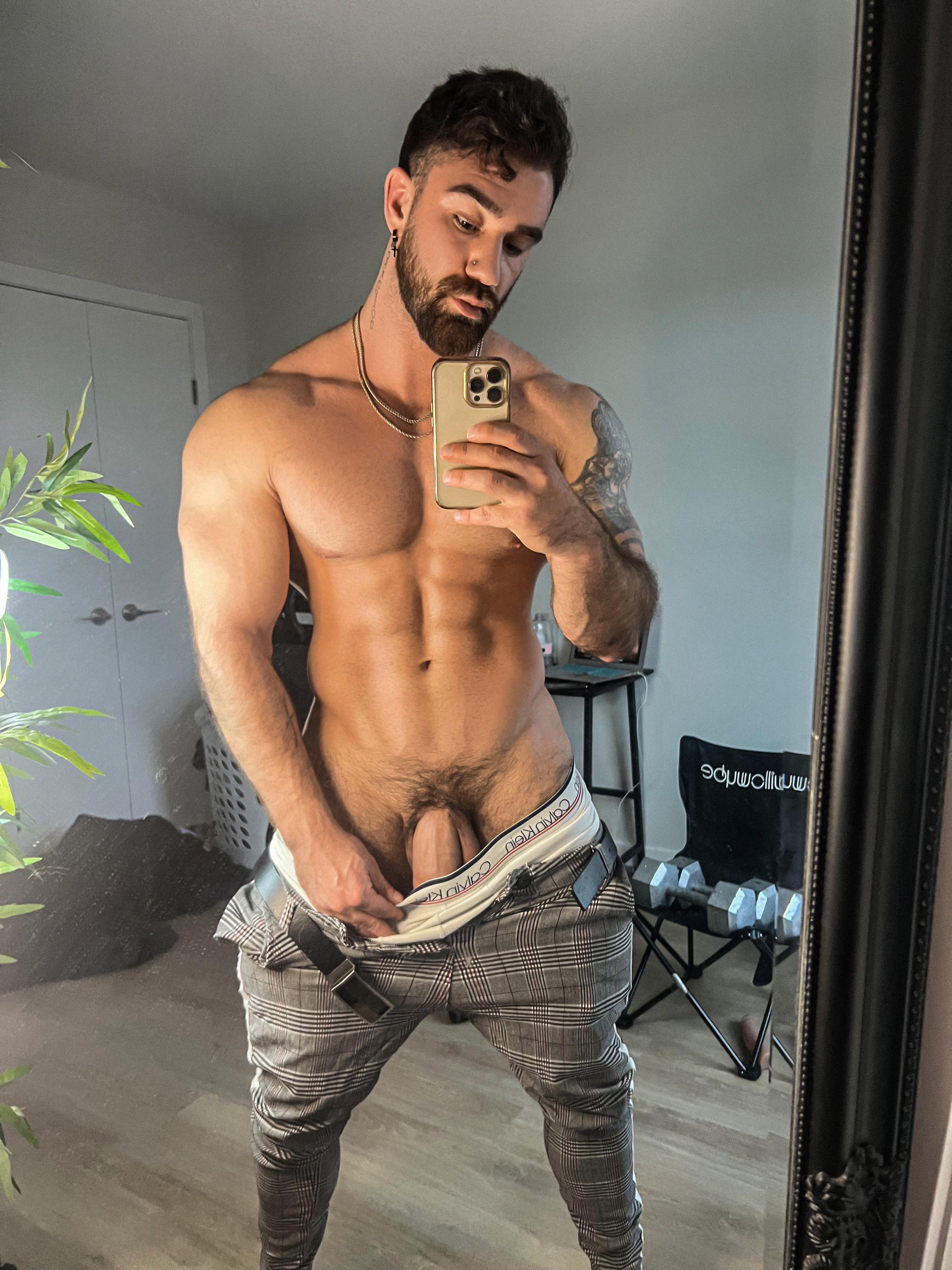 skylerflexes : rGayTwitter