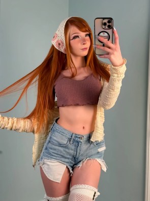 Crop top + shorts, is there any better combo?