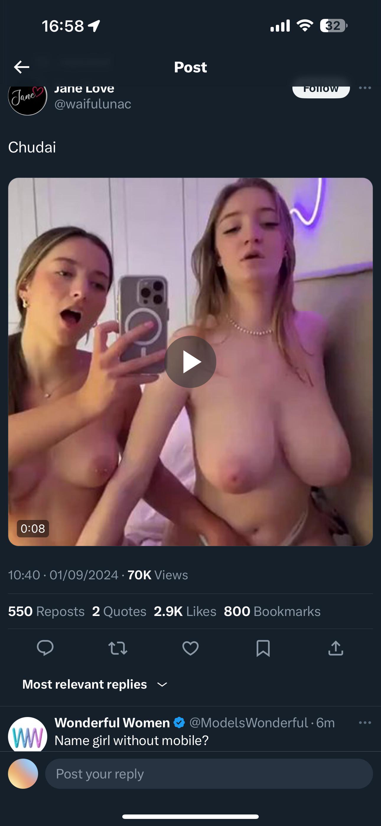 Who is the woman in right please?? : rpornID