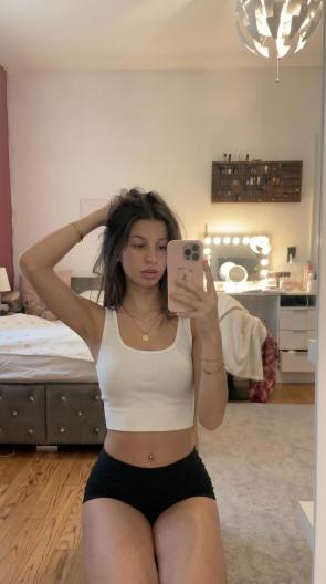 white crop top always looks good on me