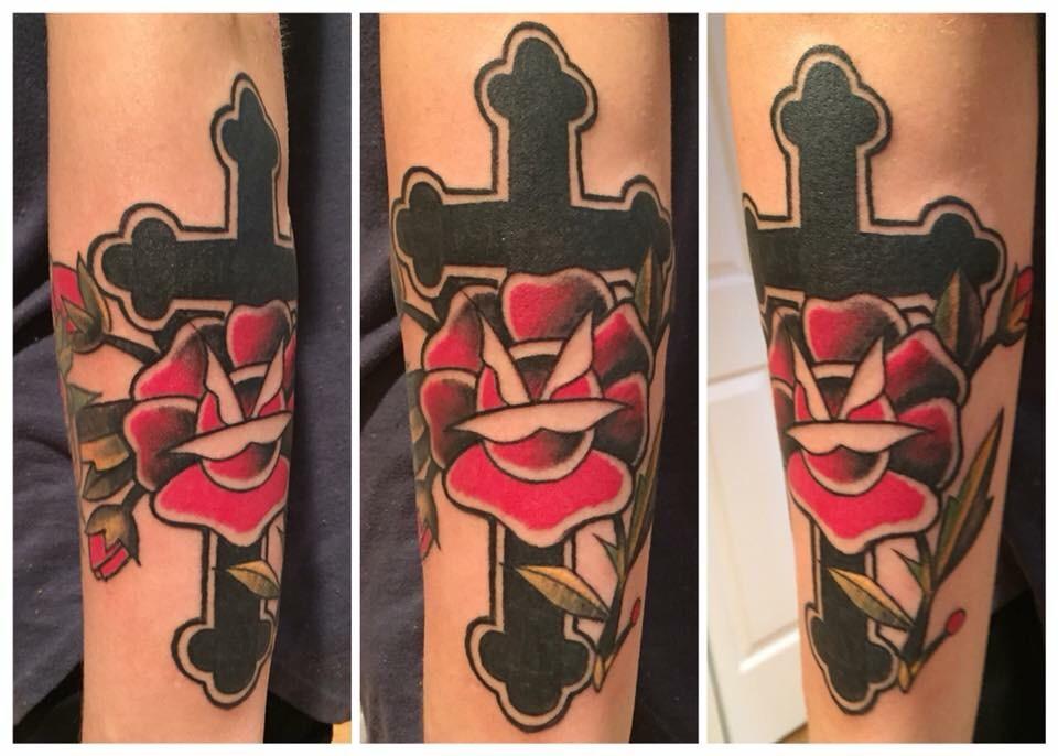 Traditional Cross And Rose Done By Jeremy Mcdonald At Alley Cat Tattoo Mercersburg Pa Tattoos