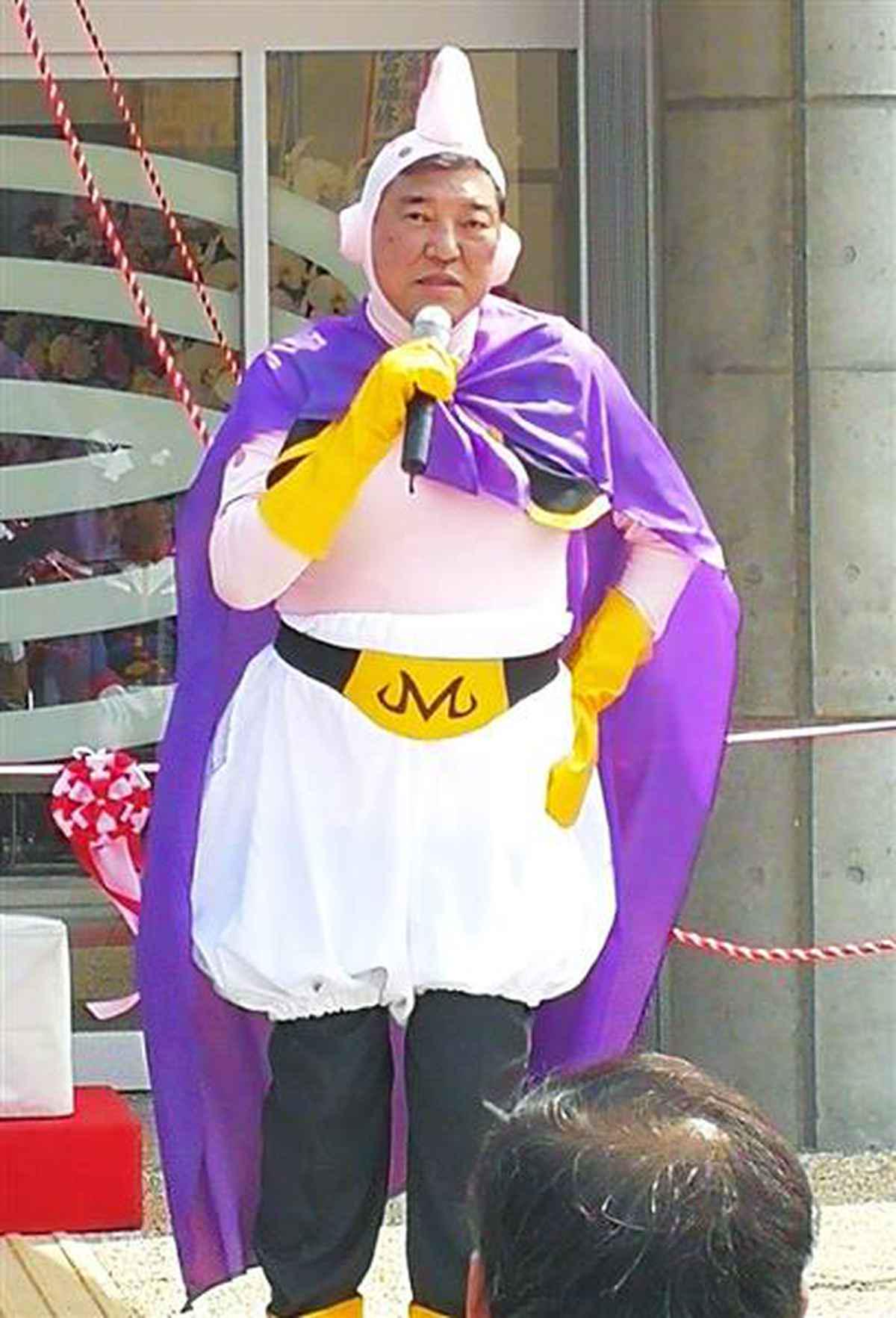 日本の新首相、石破茂がドラゴンボールの魔人ブウのコスプレ : rpics