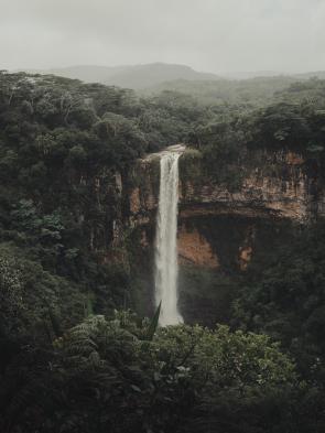 Chamarel waterfall – Mauritius [OC][3609×4812]