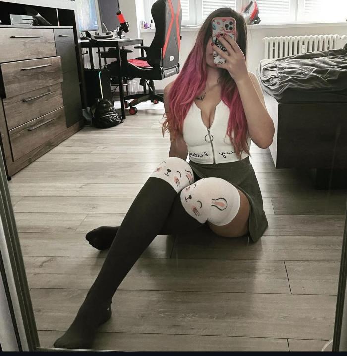 xxfeetbycheekyxx