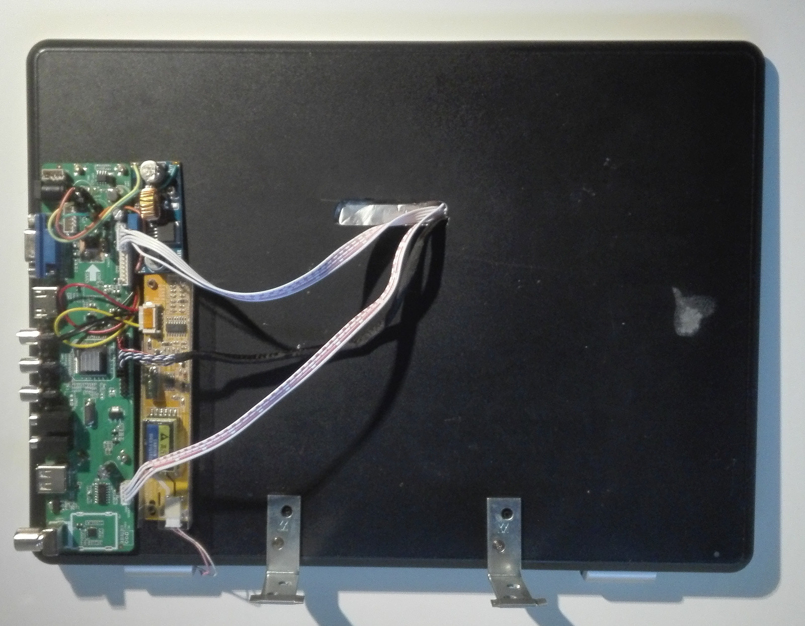 Old Laptop Screens On A Raspberry Pi 