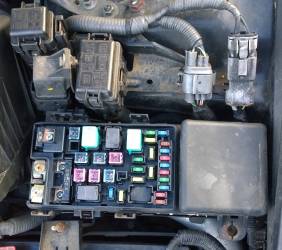 honda wiring relay accord location headlight 2005 fuse odyssey box motor relays under fuses exchange which