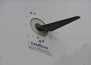 767 suffering what appears to be a compressor stall while departing from. aircraft systems - How does an alpha (AoA) vane work