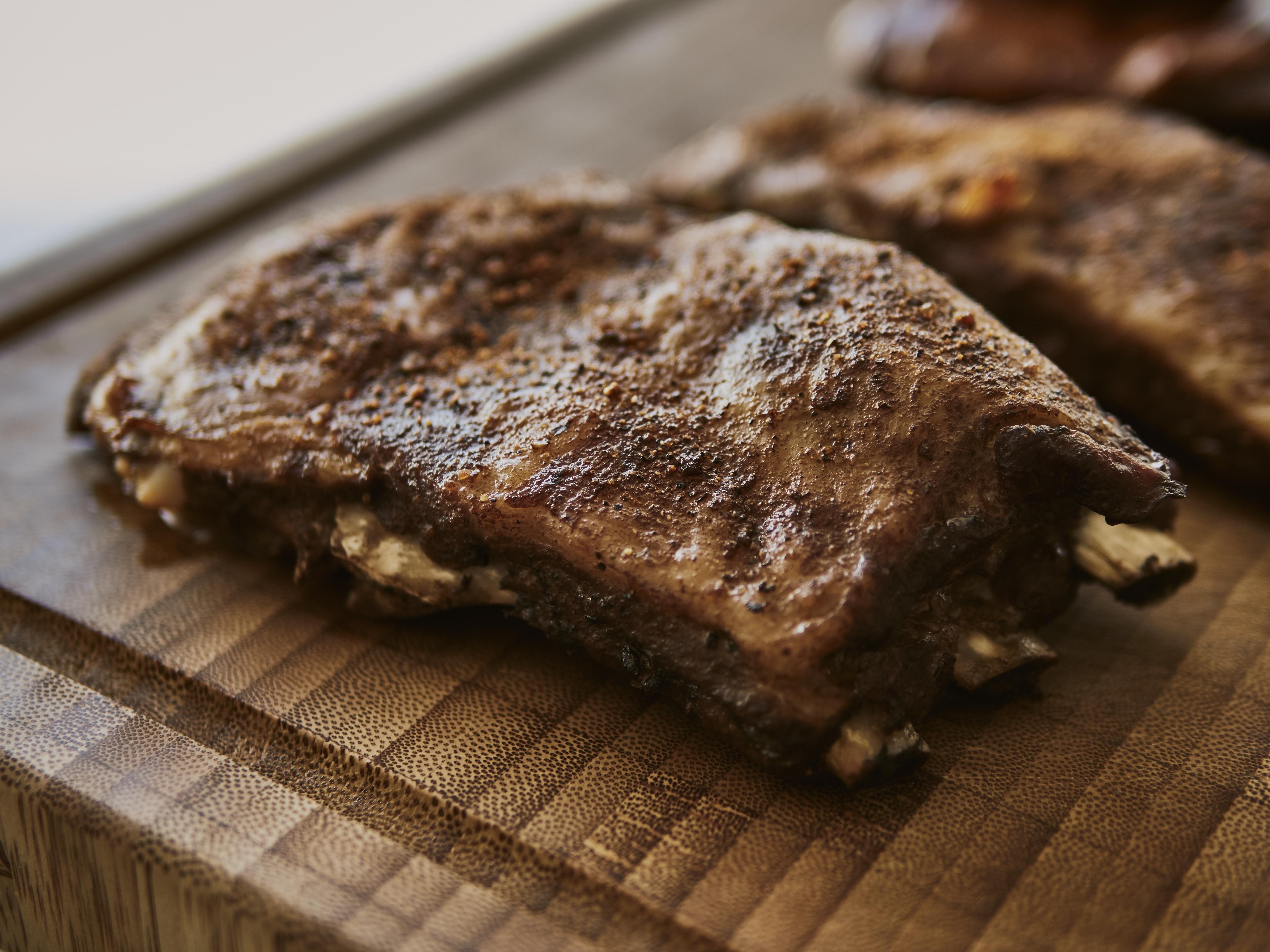 Costillas de cerdo barbacoa a baja temperatura