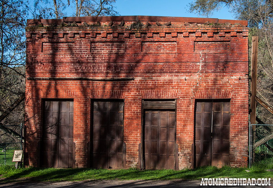 Sutter S Mill Atomic Redhead - HD Colorful Images for Desktop