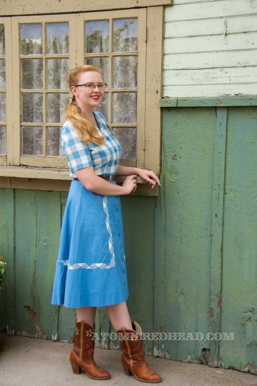 Jackalope Archive Atomic Redhead - 8K Nature Backgrounds for Desktop