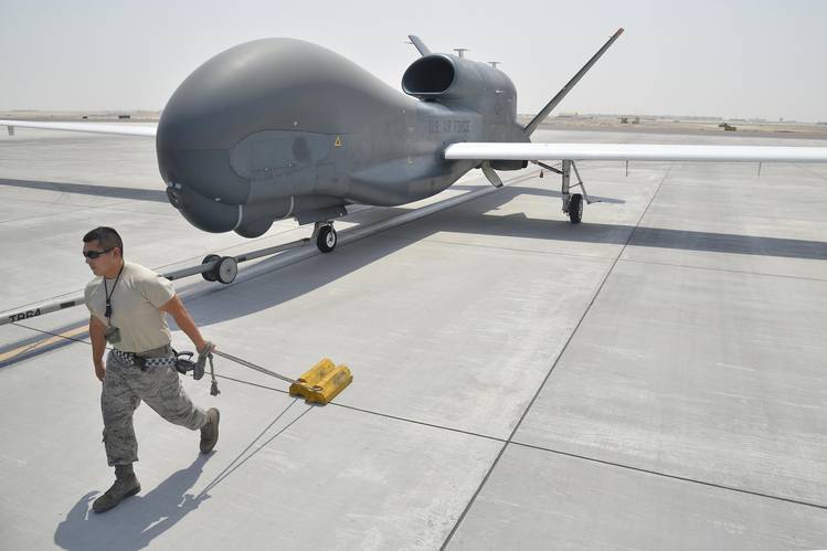 Usaf handing out cash to keep drone pilots