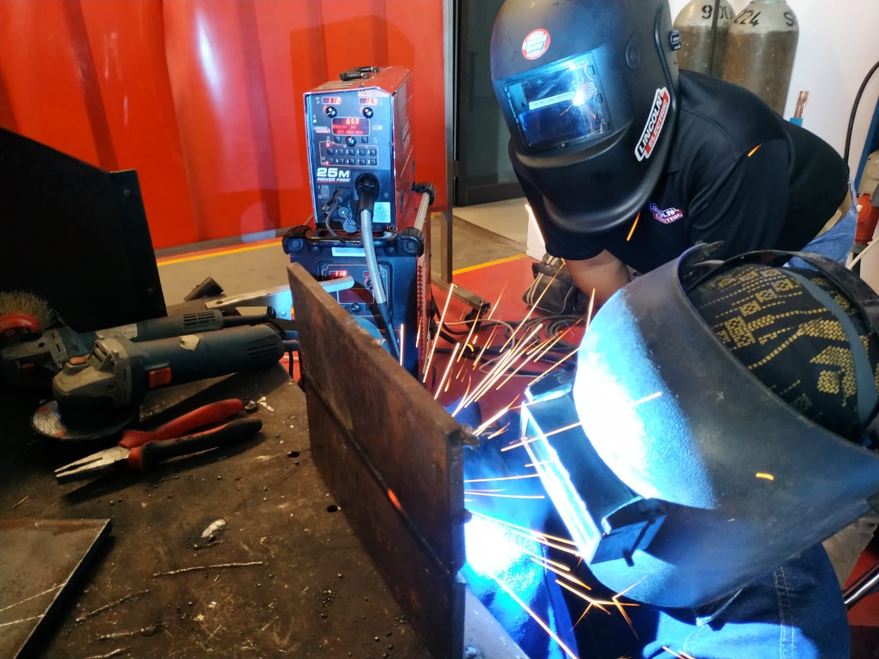 Welder : Pengertian, Gaji, Tempat Pelatihan dan Sertifikasi