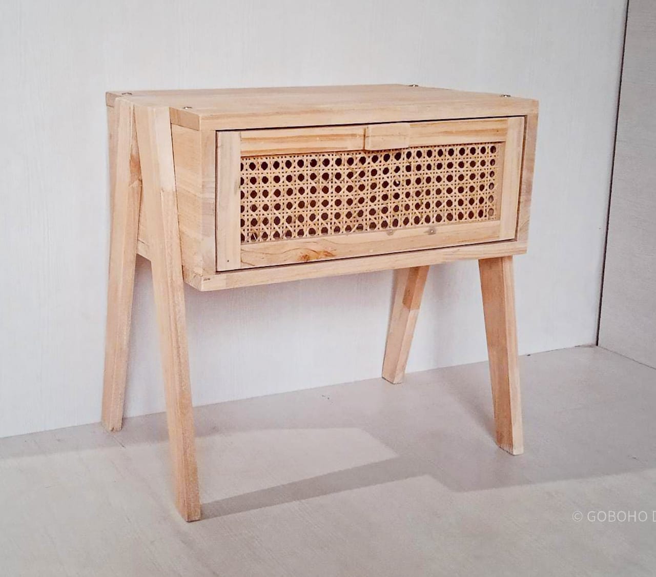 Skye Side Table Goboho - Best Minimal Arts in Full HD