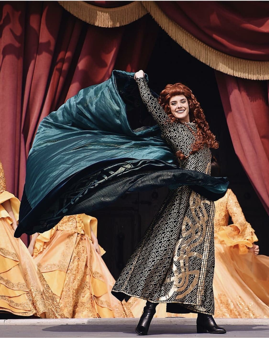 About Kick Dance - Gorgeous 4K Ocean Wallpapers | Free Download