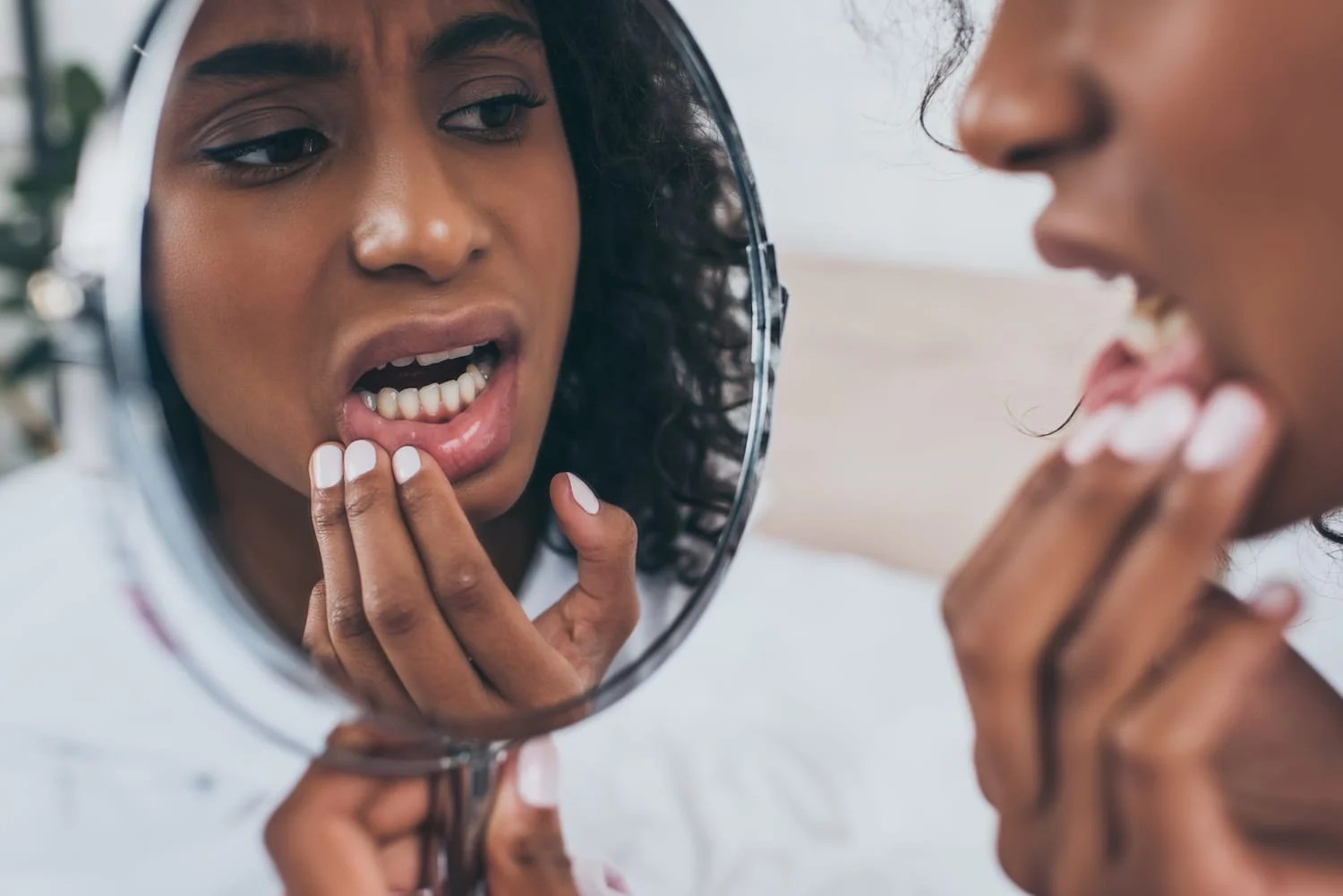 Spiritual meaning teeth falling out in a dream