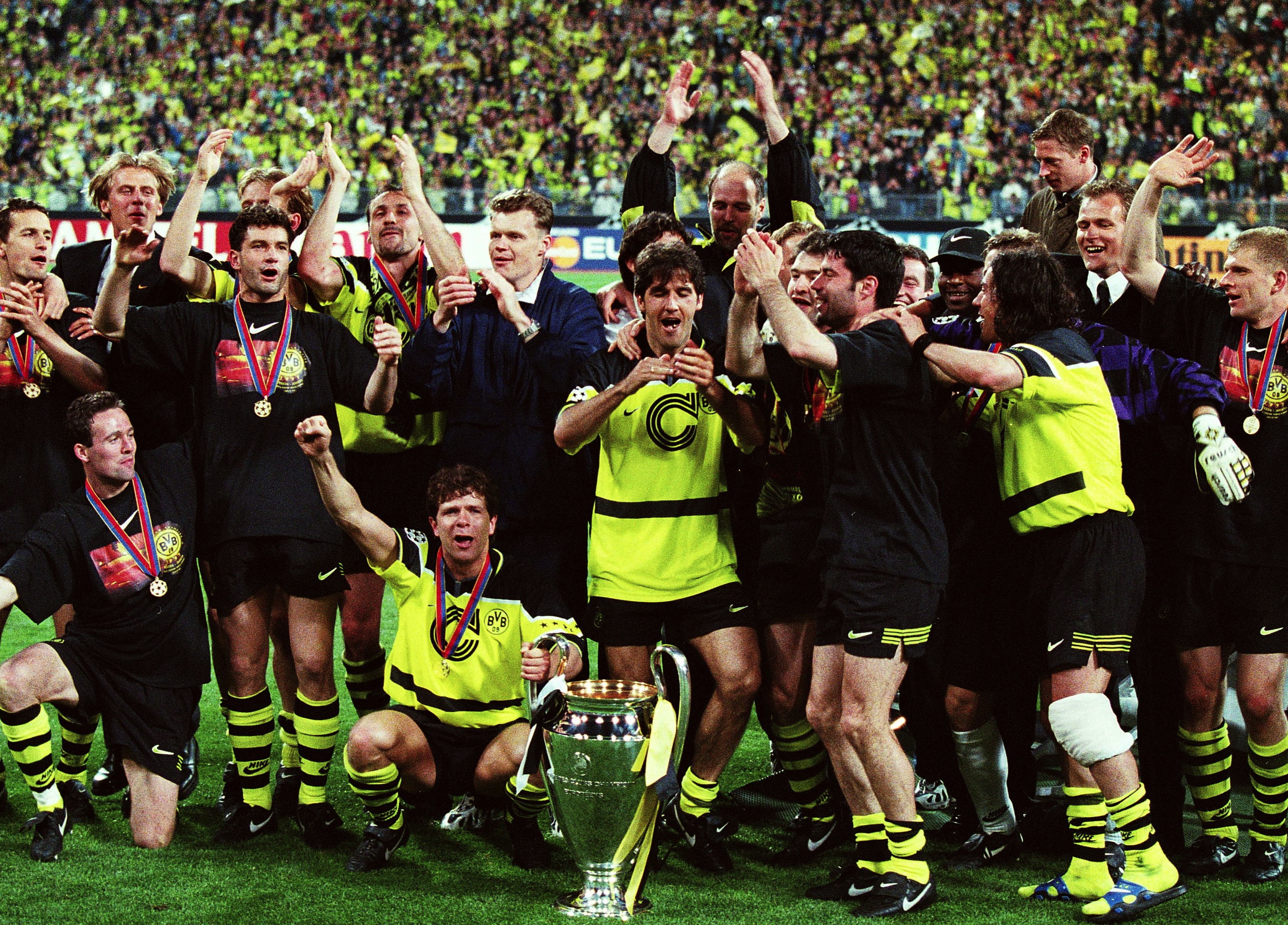 wallpapers Dortmund Champions League 1997 livingston golf course