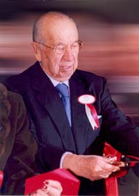 Kadir Has - Aniden rahatsızlanarak...