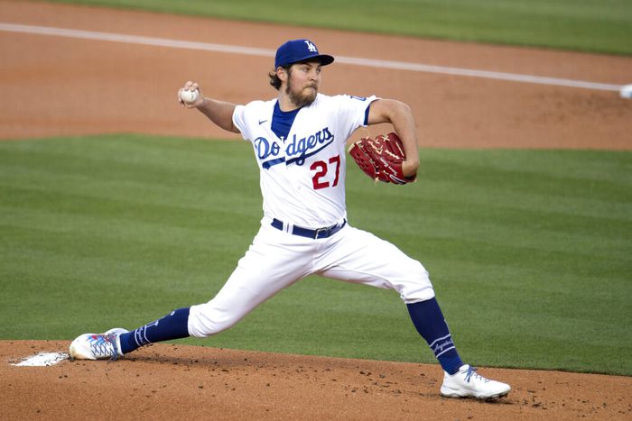 Instagram Models Claim Mlb Banned Them For Life For Flashing Camera During World Series Game 5 Instagram Models Claim Mlb Banned Them For Life For Flashing Camera During World Series Game 5