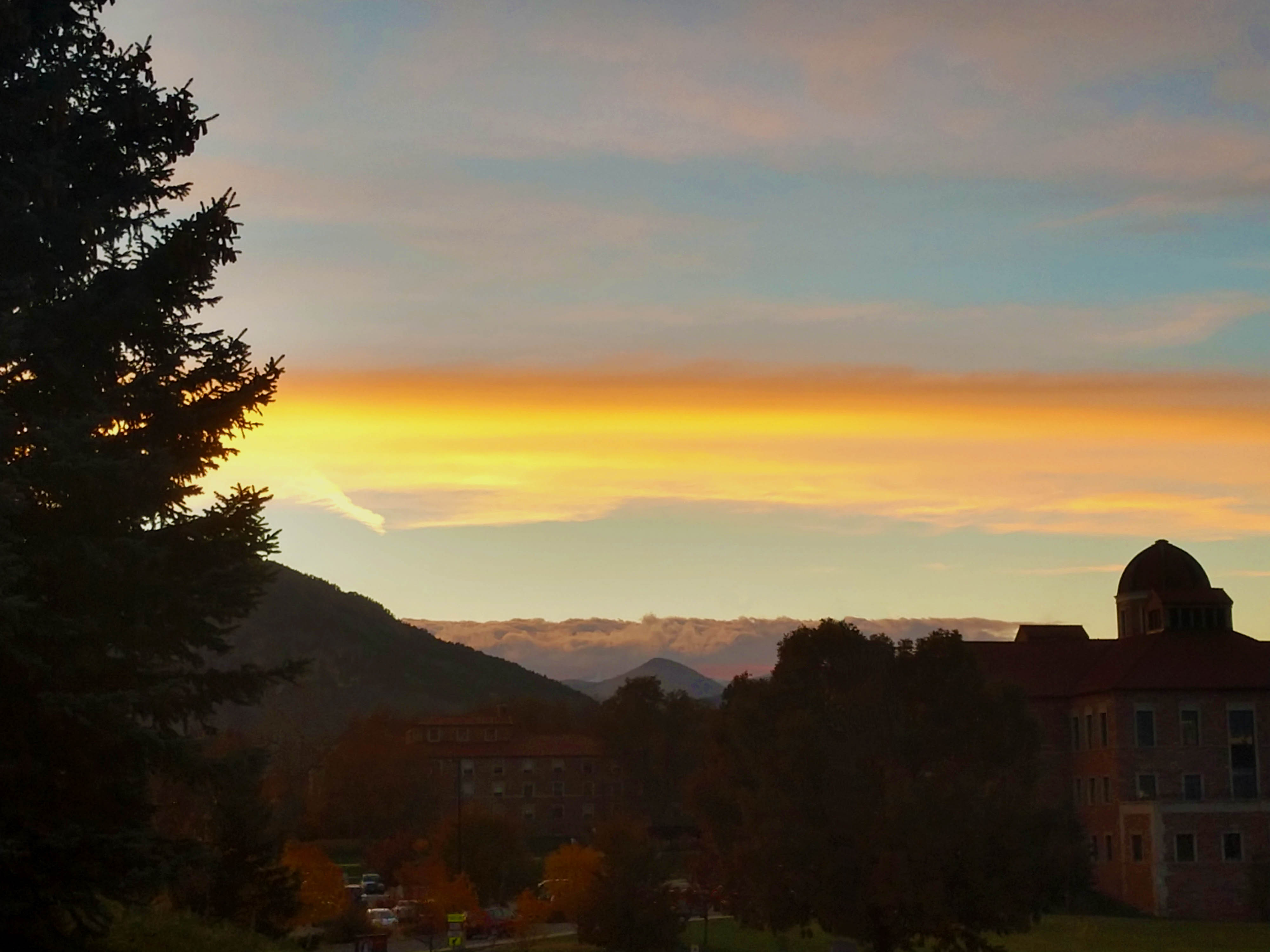 Altocumulus Lenticularis Flow Visualization - Download Gorgeous Light Wallpaper | Ultra HD