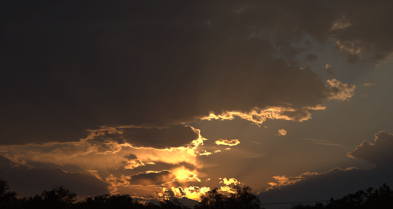 2020 August Clouds - Ultra HD Colorful Arts for Desktop