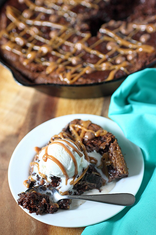 photo Skillet Cookie Brownie mind over batter